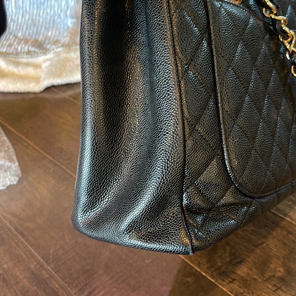 CHANEL GST CAVIAR TOTE - Picture 12 of 13